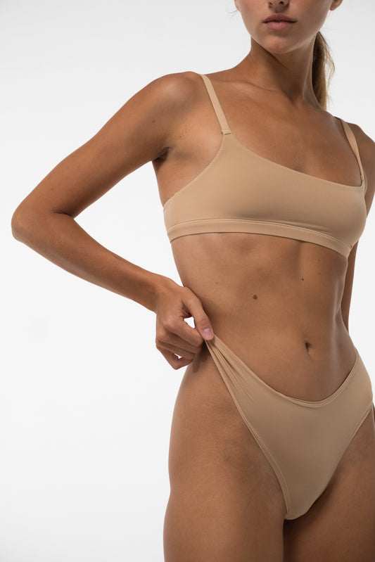 HIGH-WAISTED SEAMLESS THONG BEIGE
