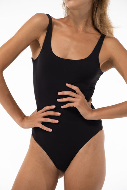 SCOOP NECK BODYSUIT WIDE STRAPS BLACK