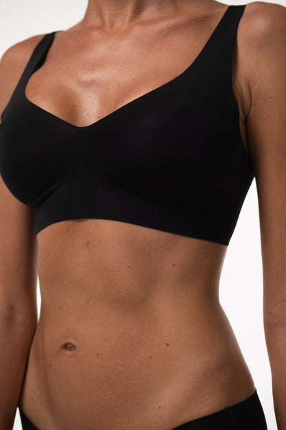 FULL-COVERAGE WIRELESS BRA WITH ADJUSTABLE STRAPS BLACK