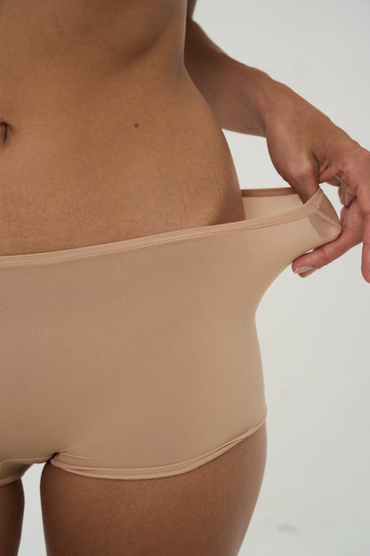SEAMLESS SHORTS BEIGE